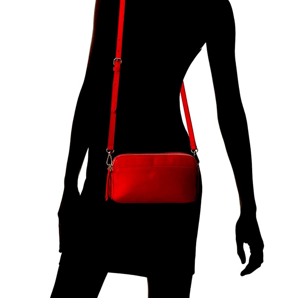 Red leather crossbody. 
Pockets: 1 zip, 2 exterior